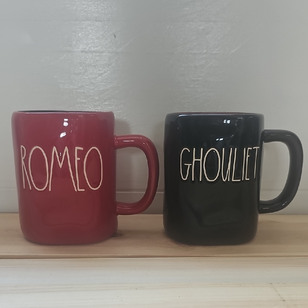 Rae Dunn Romeo & Ghouliet Mug Set - Red and Black